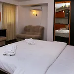 Хотел Златоград