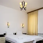 Хотел Златоград 3*